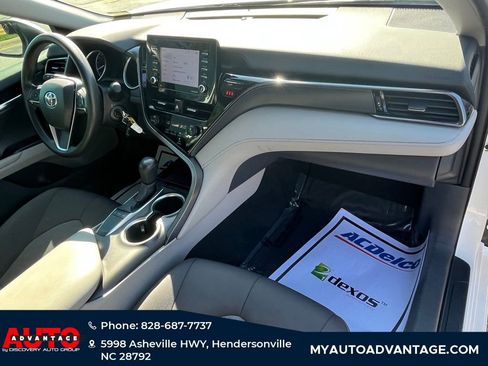Used 2022 Toyota Camry LE image 28
