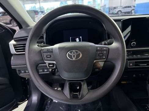 Used 2025 Toyota Camry LE FWD image 23