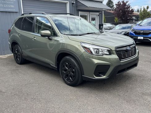 Used 2020 Subaru Forester Premium AWD/4WD image 6