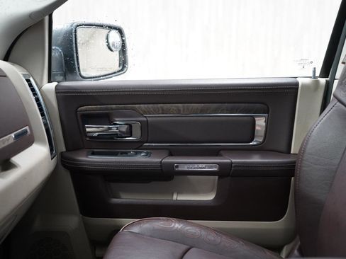 Used 2014 RAM 1500 Laramie Longhorn image 31