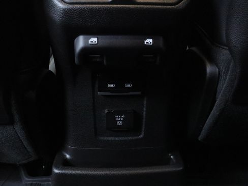 Used 2024 Jeep Wrangler Unlimited Sahara w/ Technology Group AWD/4WD image 28