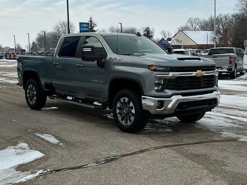 Used 2024 Chevrolet Silverado 2500 LT AWD/4WD image 15