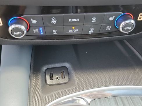Used 2019 Buick Enclave Premium w/ Experience Buick Package FWD image 26