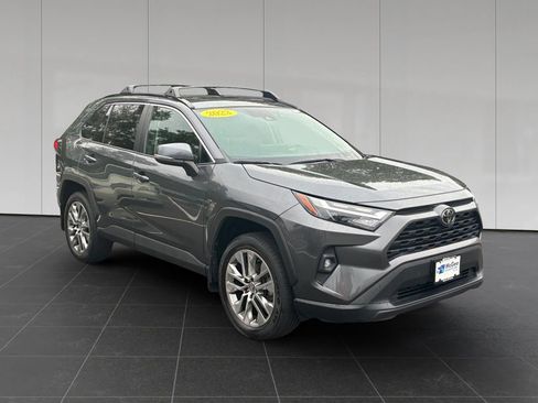 Used 2023 Toyota RAV4 XLE Premium AWD/4WD image 7