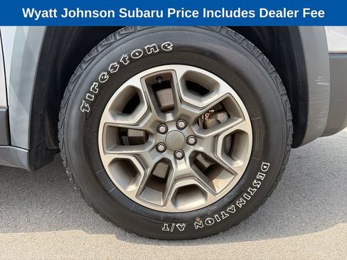 Used 2020 Jeep Cherokee Trailhawk w/ Cold Weather Group AWD/4WD image 13