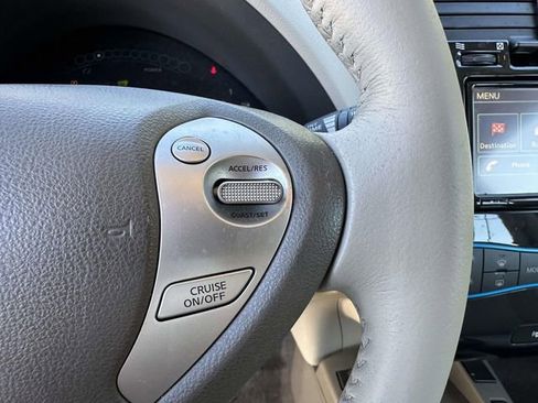 Used 2012 Nissan Leaf SL image 38