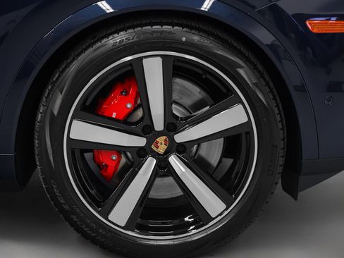 New 2026 Porsche Cayenne S image 15