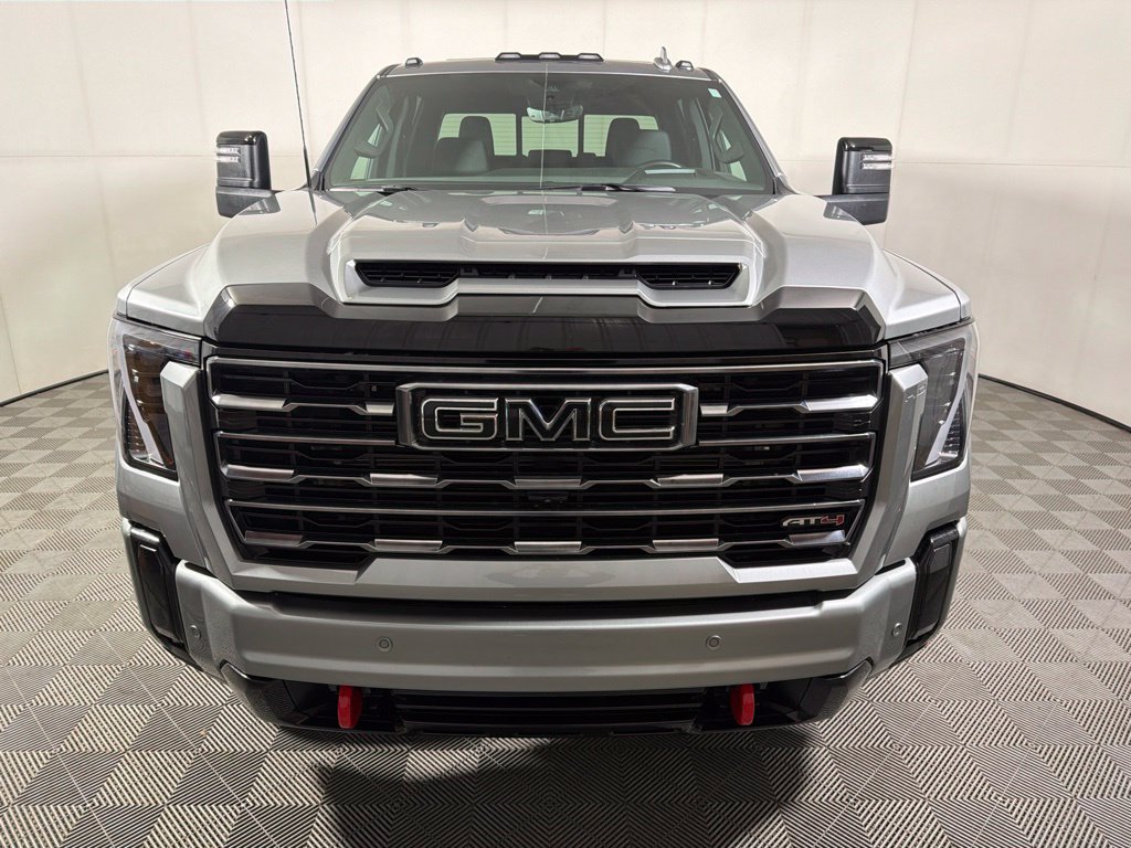 Used 2025 GMC Sierra 3500 AT4 w/ AT4 Premium Plus Package AWD/4WD image 3