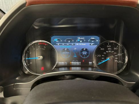 Used 2019 Ford F350 Platinum w/ Platinum Ultimate Package image 16