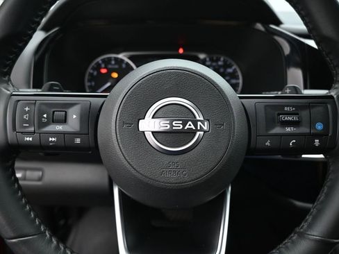 Used 2023 Nissan Pathfinder SV w/ SV Premium Package image 12