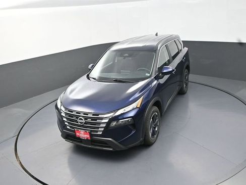 Used 2024 Nissan Rogue SV AWD/4WD image 26