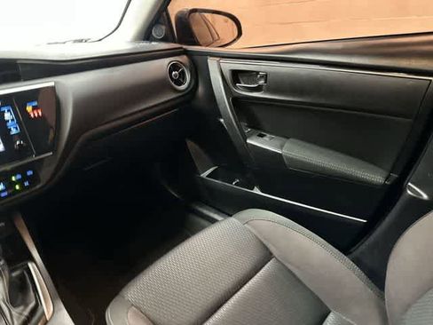 Used 2018 Toyota Corolla LE FWD image 13