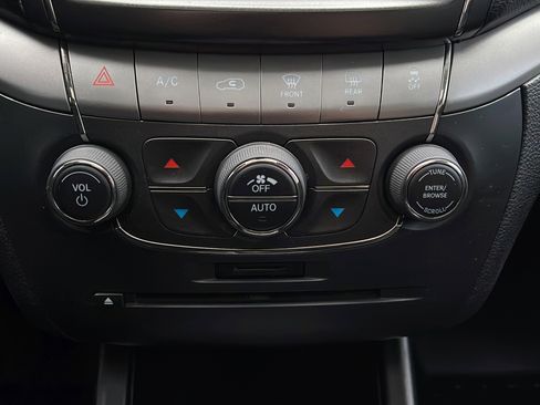 Used 2015 Dodge Journey Crossroad w/ Flexible Seating Group image 33