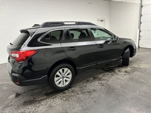 Used 2019 Subaru Outback 2.5i Premium image 8