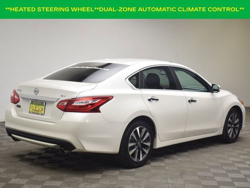 Used 2017 Nissan Altima 2.5 SV w/ Convenience Package image 6