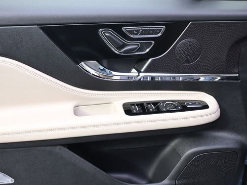 New 2026 Lincoln Corsair Premiere image 22