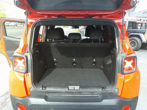 Used 2021 Jeep Renegade Latitude image 17