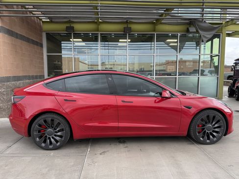 Used 2022 Tesla Model 3 Performance image 9
