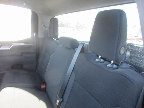 New 2026 GMC Sierra 1500 SLE image 13