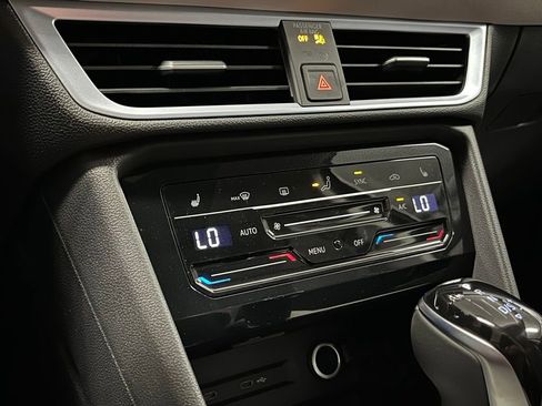 New 2026 Volkswagen Taos SE AWD/4WD image 13