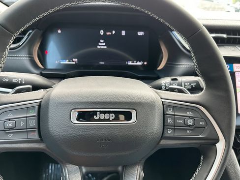 New 2026 Jeep Grand Cherokee L Limited w/ Limited Altitude Package AWD/4WD image 20