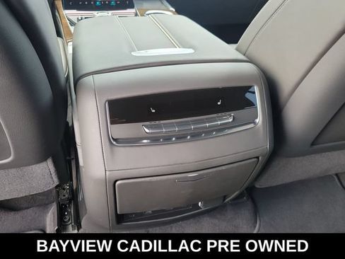 Used 2025 Cadillac Escalade Premium Luxury Platinum AWD/4WD image 13