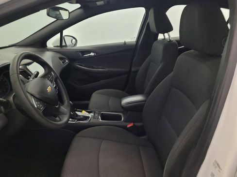 Used 2018 Chevrolet Cruze LT w/ Convenience Package FWD image 17