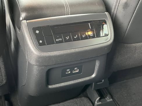 Used 2023 Nissan Pathfinder SL w/ Black Appearance Package AWD/4WD image 20