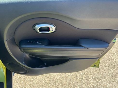 Used 2017 Kia Soul + FWD image 30