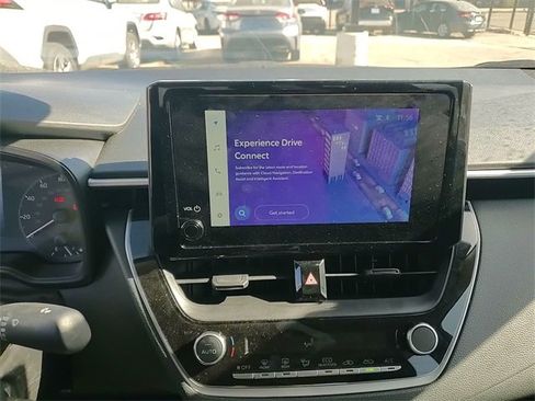 Used 2025 Toyota Corolla LE image 18