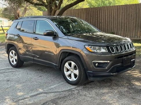 Used 2018 Jeep Compass Latitude w/ Popular Equipment Group image 2