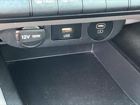 Used 2024 Hyundai Elantra SEL FWD image 31