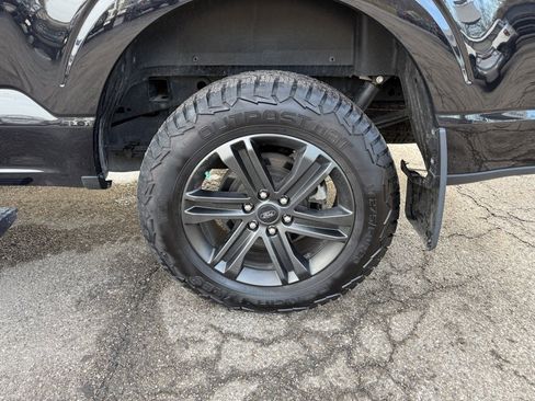 Used 2021 Ford F150 Lariat w/ Equipment Group 502A High image 33