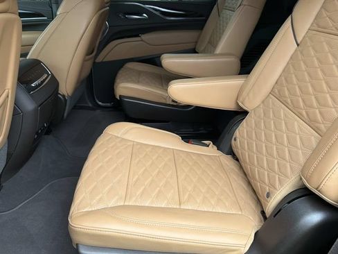 Used 2024 Cadillac Escalade Sport w/ Touring Package AWD/4WD image 25