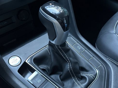 Used 2022 Volkswagen Taos SE image 21