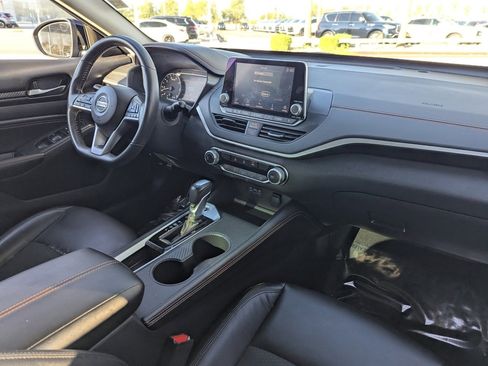 Certified 2022 Nissan Altima 2.5 SR image 13