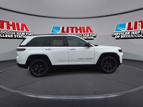 New 2026 Jeep Grand Cherokee Altitude RWD image 9