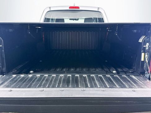 Used 2019 Toyota Tacoma SR image 16