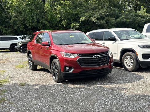 Used 2020 Chevrolet Traverse RS w/ LPO, Floor Liner Package FWD image 3