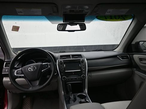 Used 2017 Toyota Camry XLE image 23