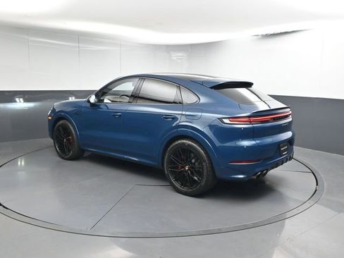 New 2025 Porsche Cayenne S image 3