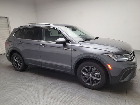 Used 2022 Volkswagen Tiguan SE FWD image 11