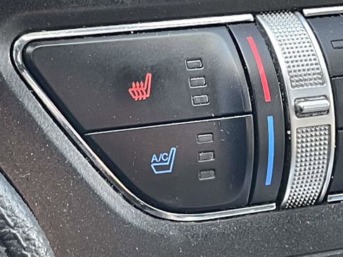 Used 2020 Ford Mustang Premium image 25