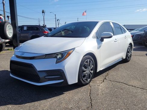 Used 2022 Toyota Corolla SE FWD image 8