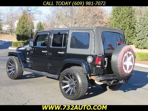 Used 2014 Jeep Wrangler Unlimited Sahara image 10