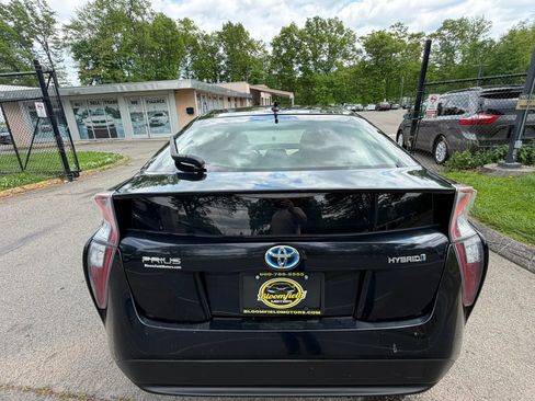 Used 2016 Toyota Prius Two FWD image 6