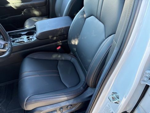 Used 2025 Honda Pilot TrailSport image 15