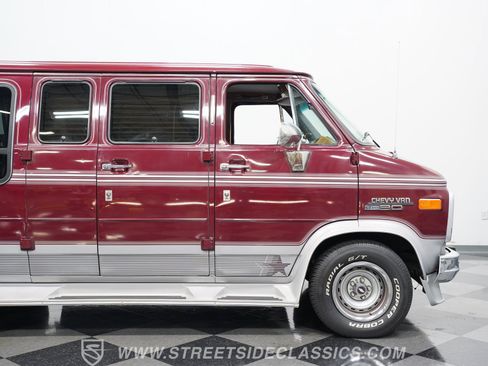 Used 1990 Chevrolet G20 image 28