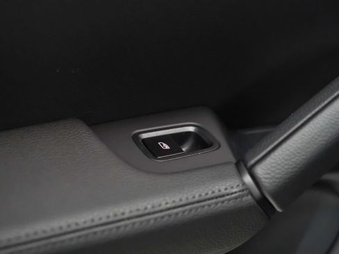 Used 2026 Porsche Cayenne Coupe AWD/4WD image 33