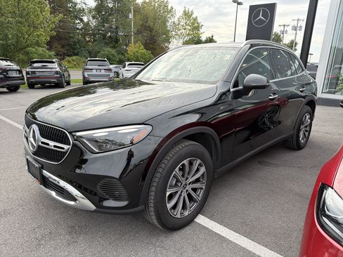 Used 2023 Mercedes-Benz GLC 300 4MATIC image 4